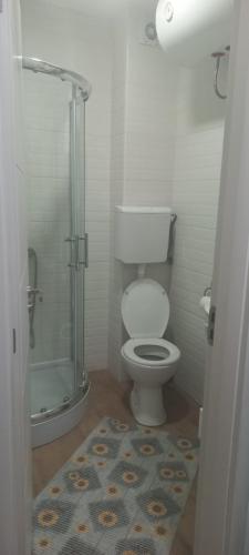 807741763.jpg