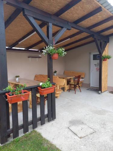 687352612.jpg