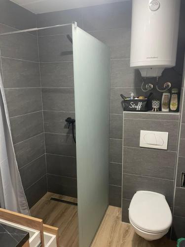 528497560.jpg