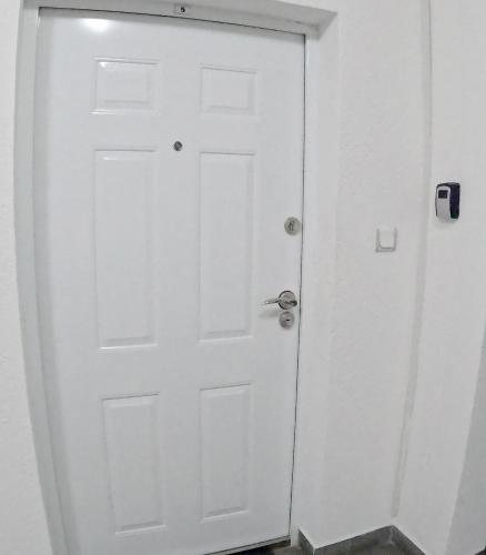 704227171.jpg