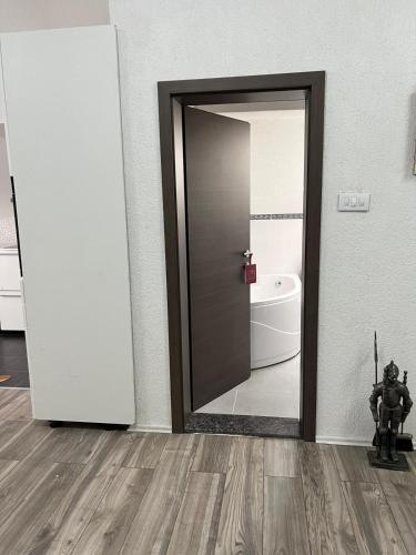 553470057.jpg