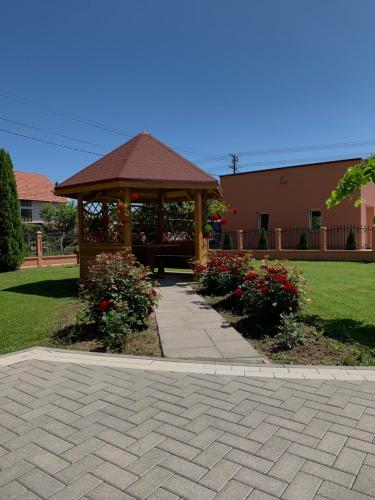 590719125.jpg