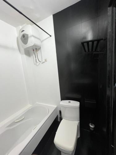 648015918.jpg