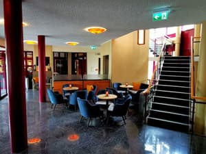 thumbnail: Interior entrance