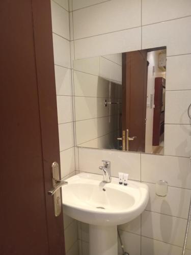 685134010.jpg