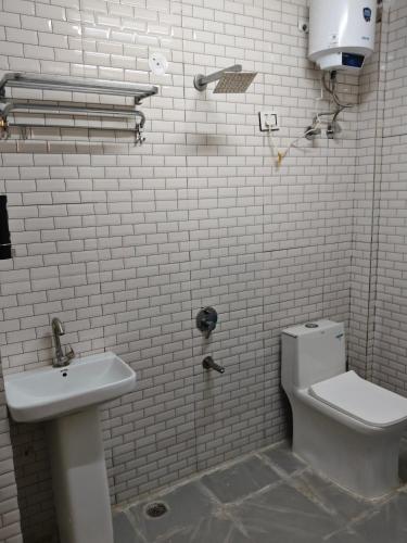 889244336.jpg