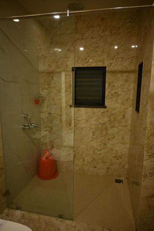 02d4161670754baabbb0376e628a1667.jpg