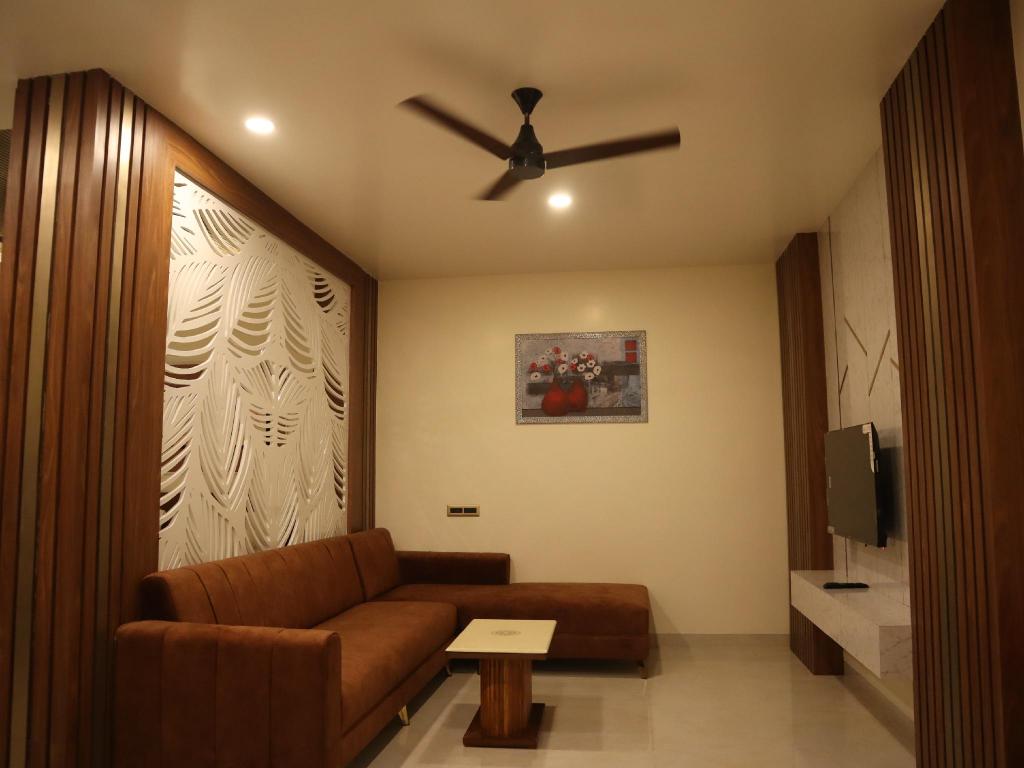 73ea6a7b516bdd916ef31d083c053feb.jpg