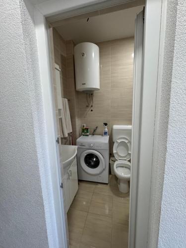 669695301.jpg