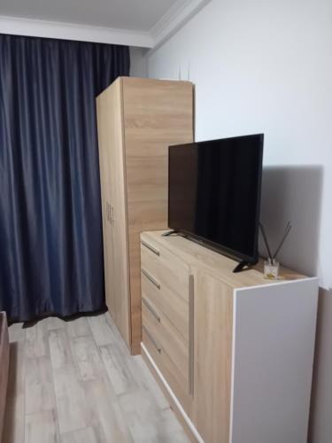 708809045.jpg