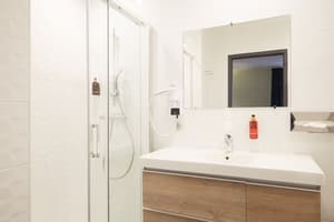 thumbnail: Interior entrance