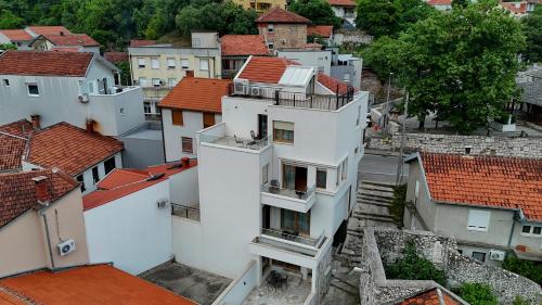 687087409.jpg