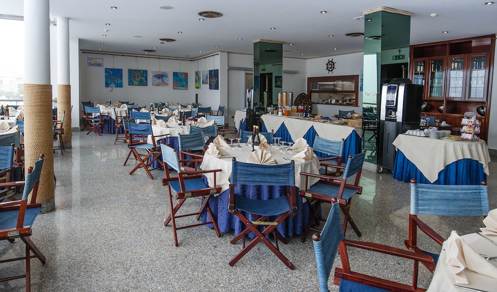 Food court
