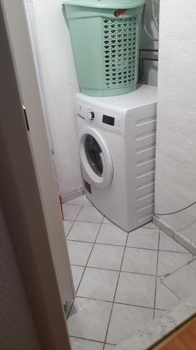 702652118.jpg