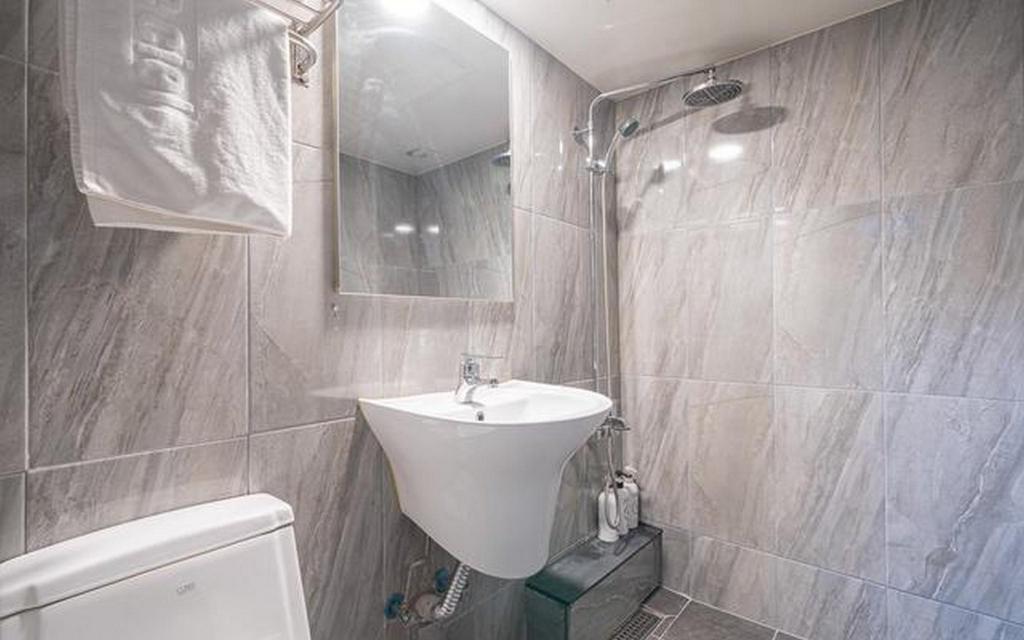 06cec2241e53a9155f2e5bd1fbd8b994.jpg