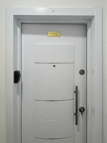 688423305.jpg