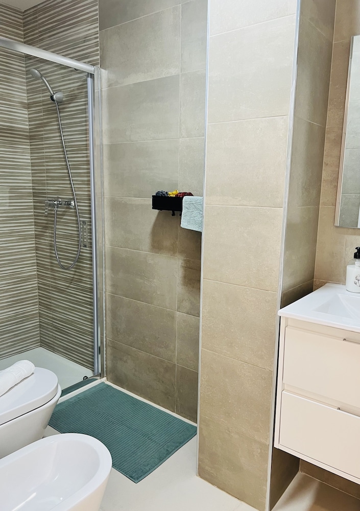 Bathroom shower