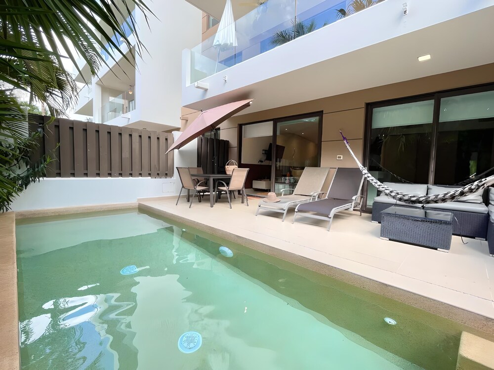 Private pool