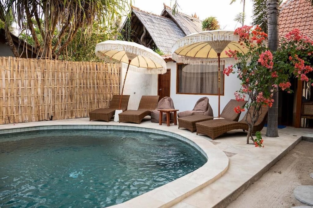 Private pool