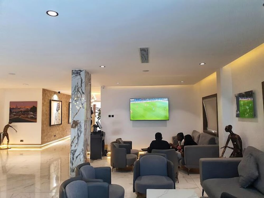 Lobby lounge