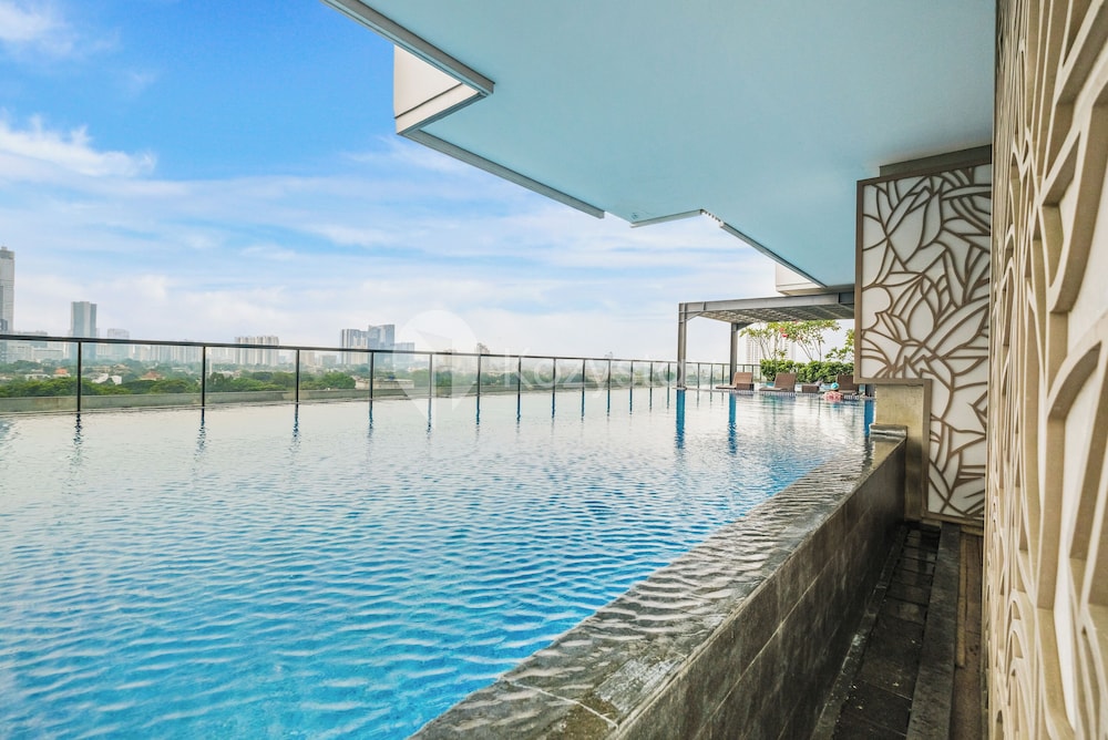 Infinity pool