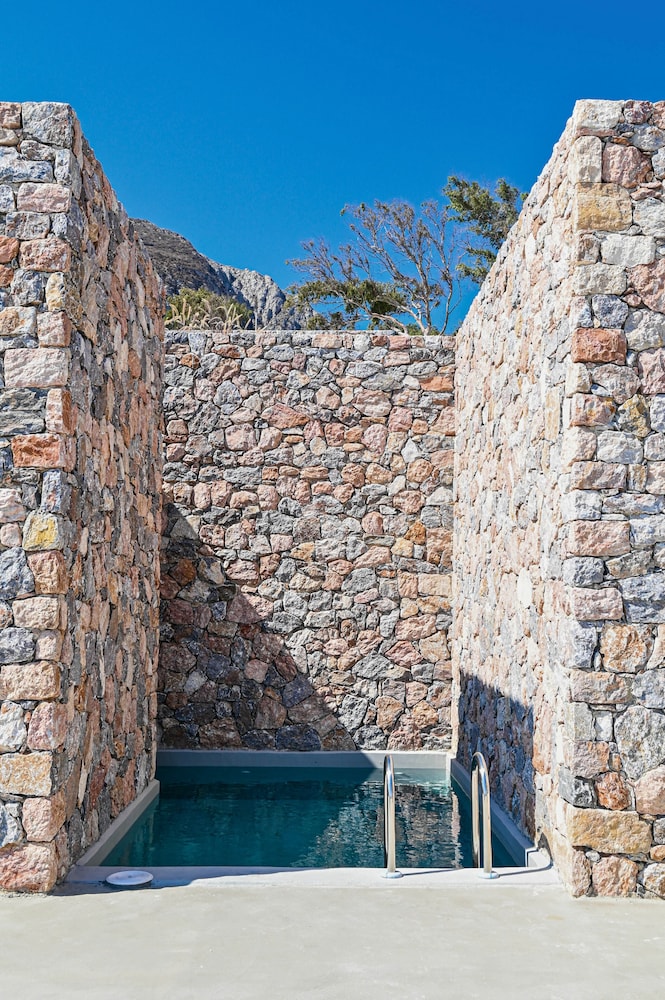Private pool
