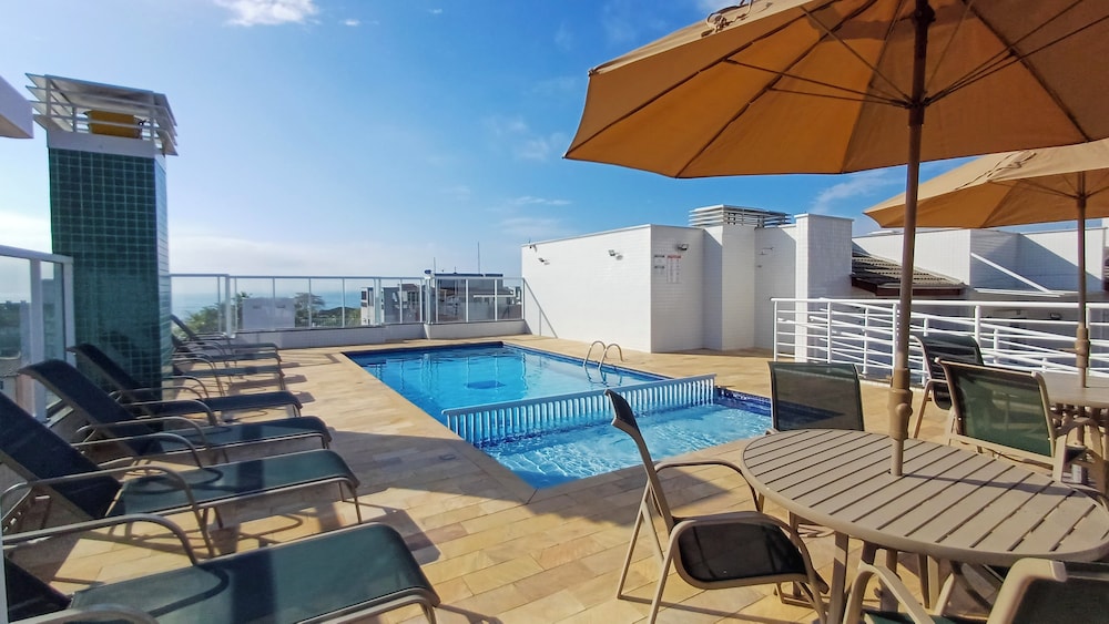 Rooftop pool
