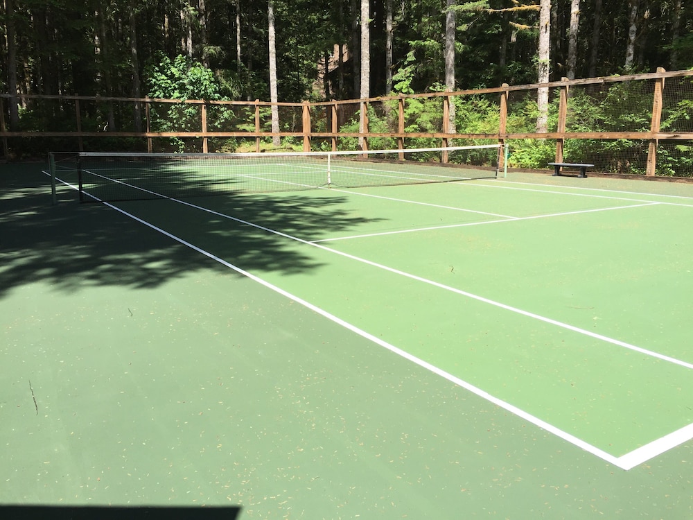 Tennis court