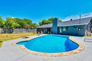 Sinatra Fun 5BD Home Huge Pool Game Room