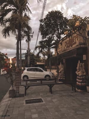 thumbnail: Cafe