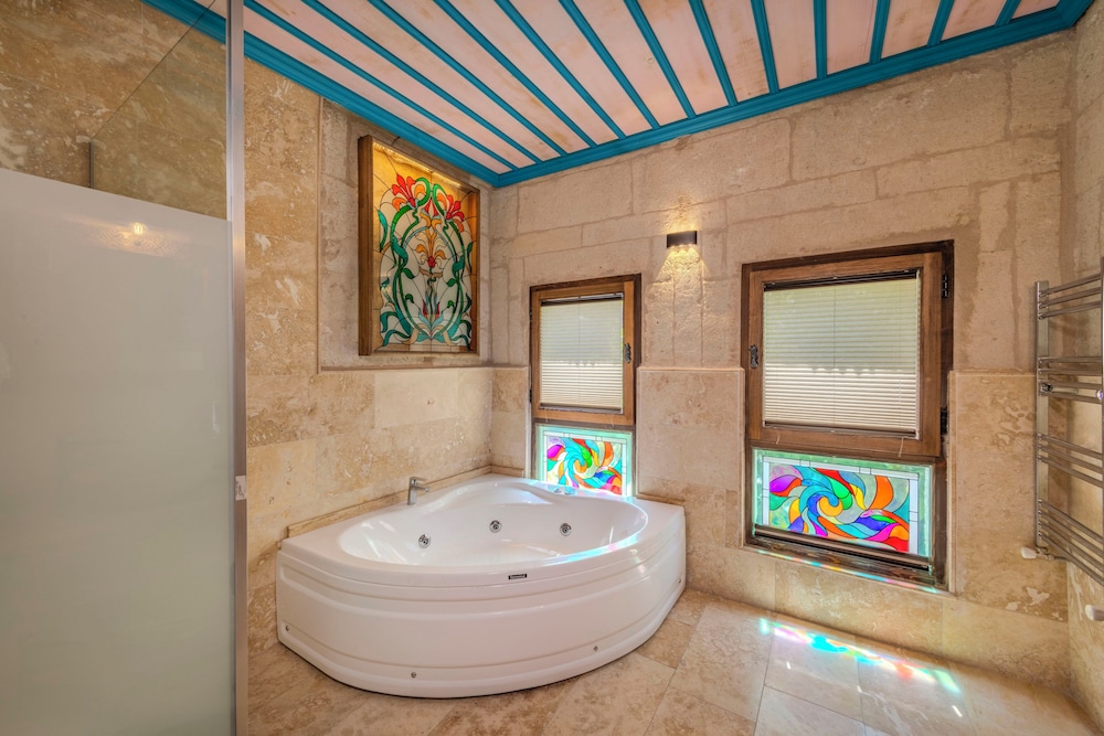 Jetted tub