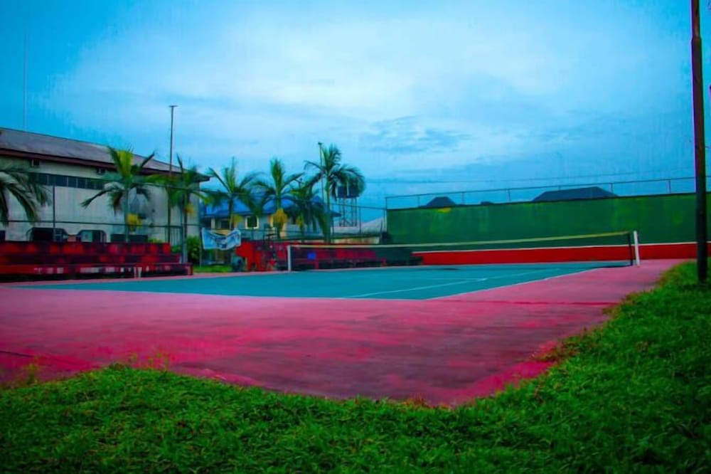 Tennis court