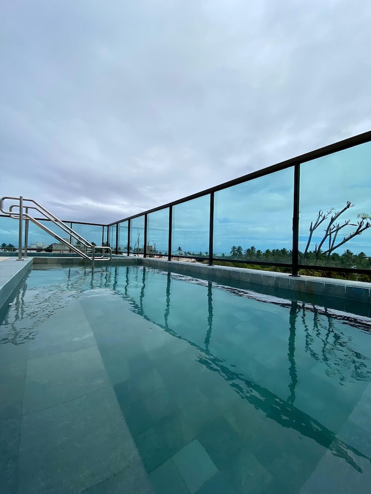 Rooftop pool