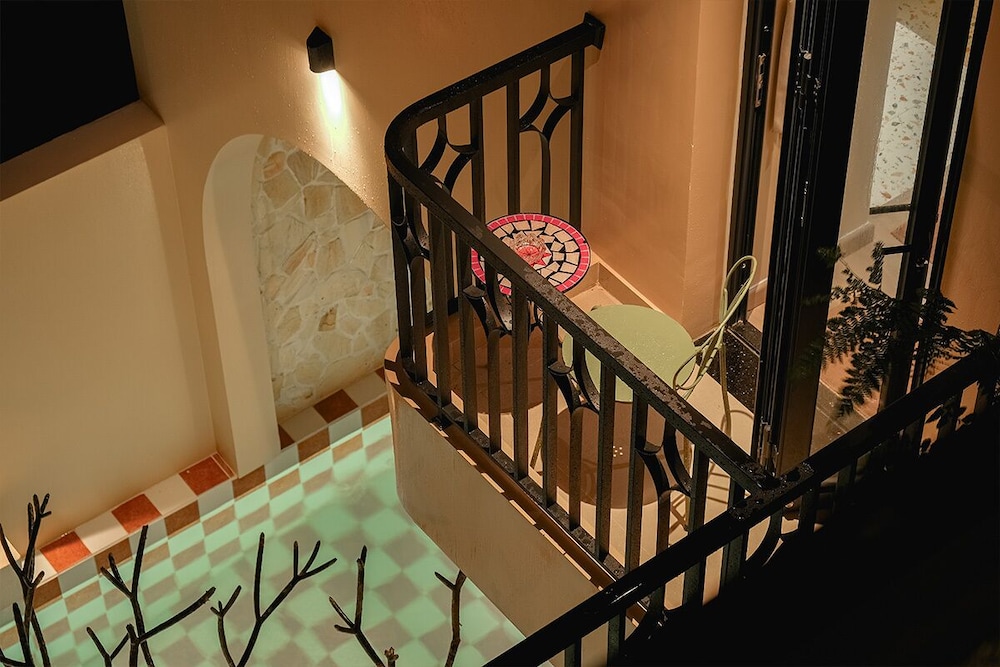 Private pool