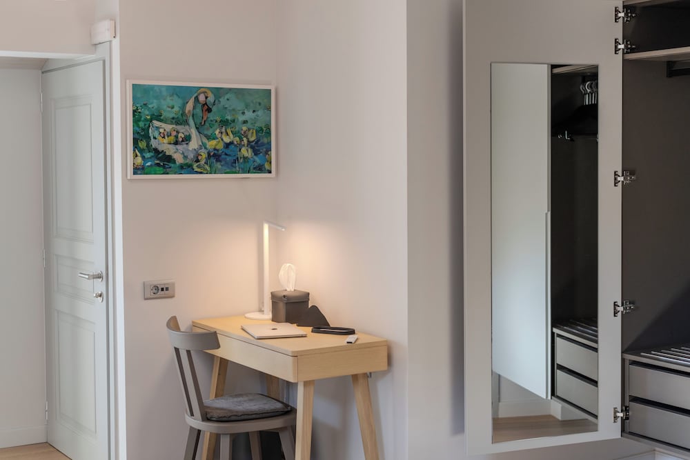 Concierge desk