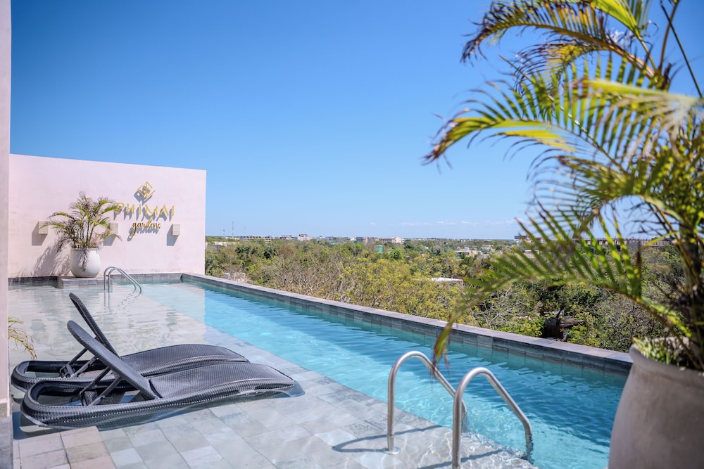 Rooftop pool