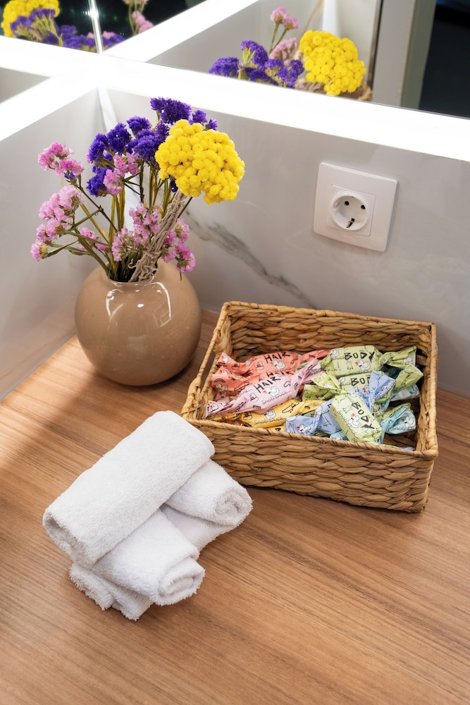 Bathroom amenities