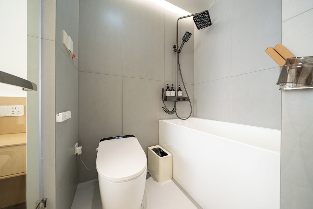 Private spa tub