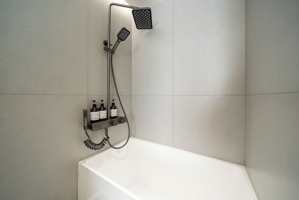 Private spa tub