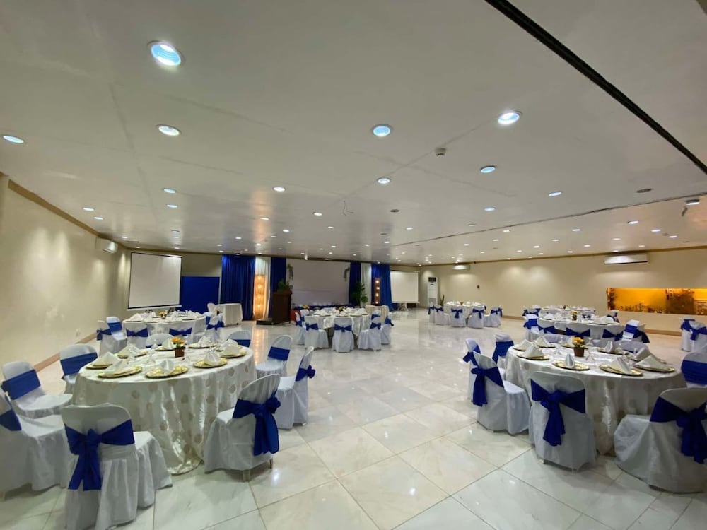 Banquet hall