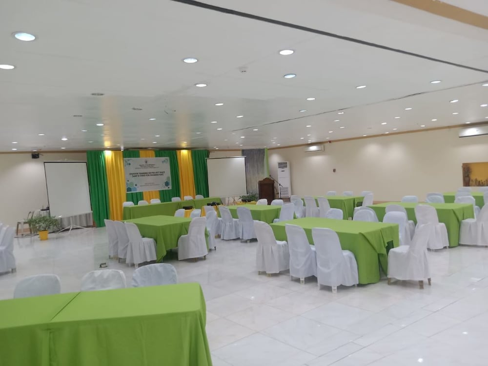 Banquet hall