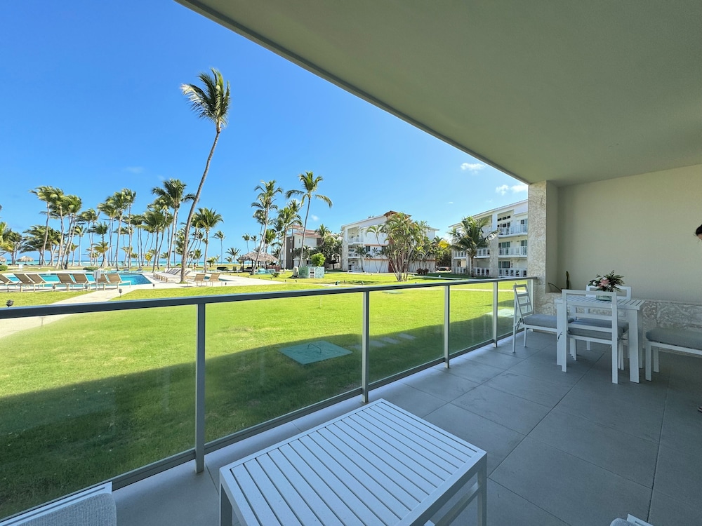 Beach/ocean view