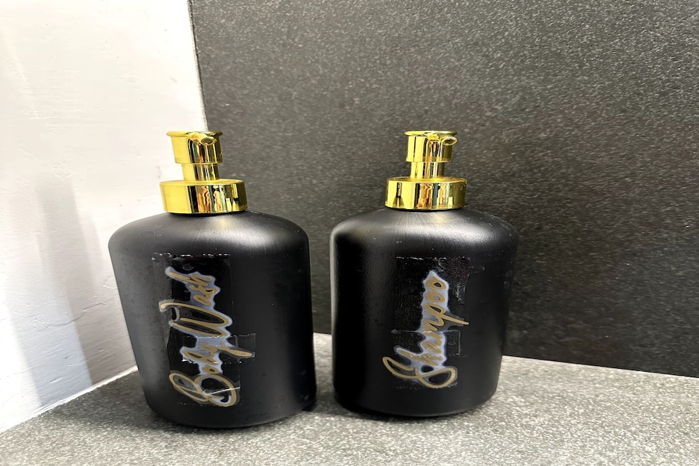 Bathroom amenities
