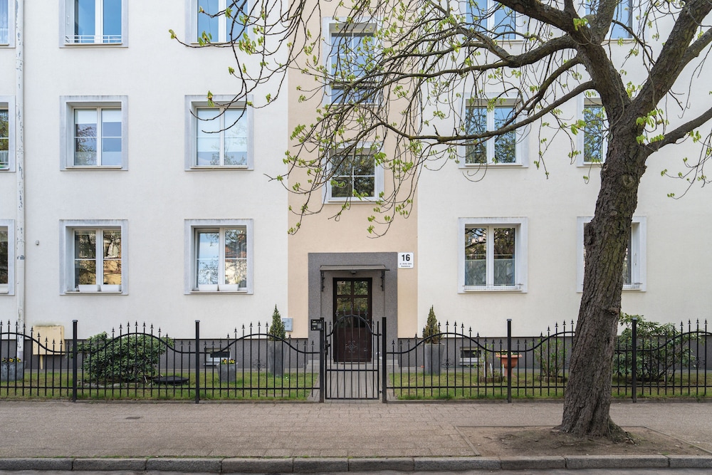 Primary image