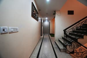 thumbnail: Hallway