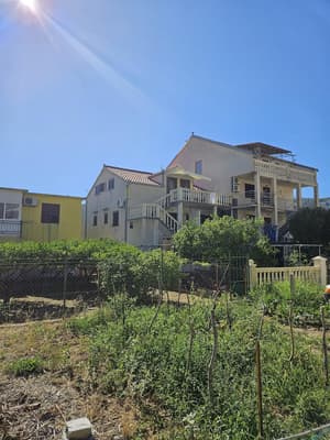 thumbnail: Exterior