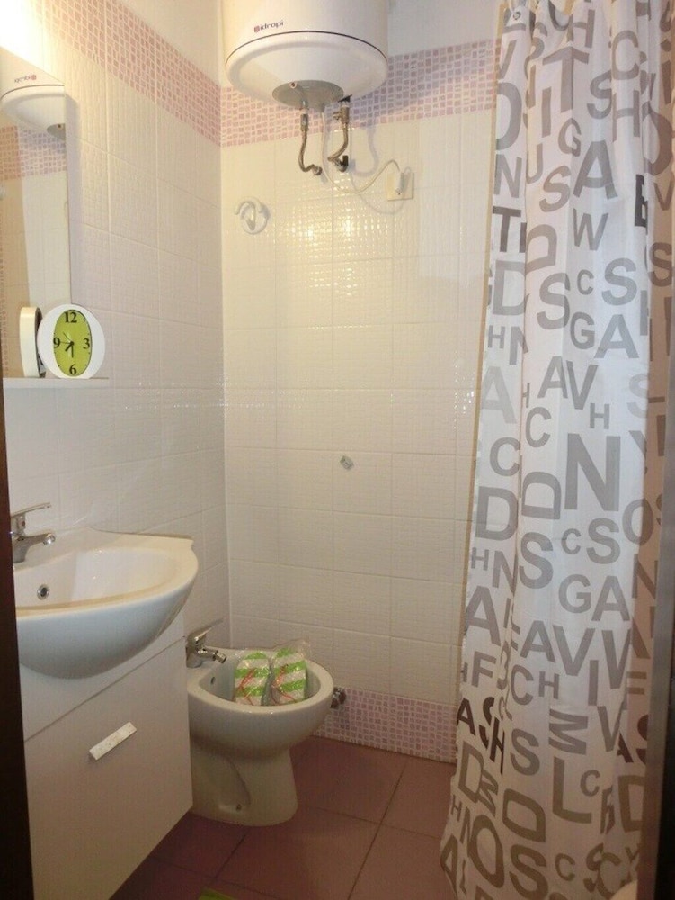 Bathroom amenities