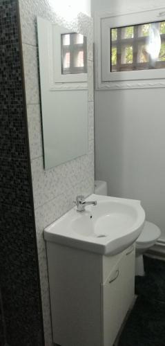 380039633.jpg