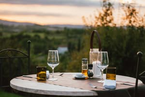 thumbnail: Outdoor dining