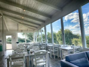 thumbnail: Breakfast area